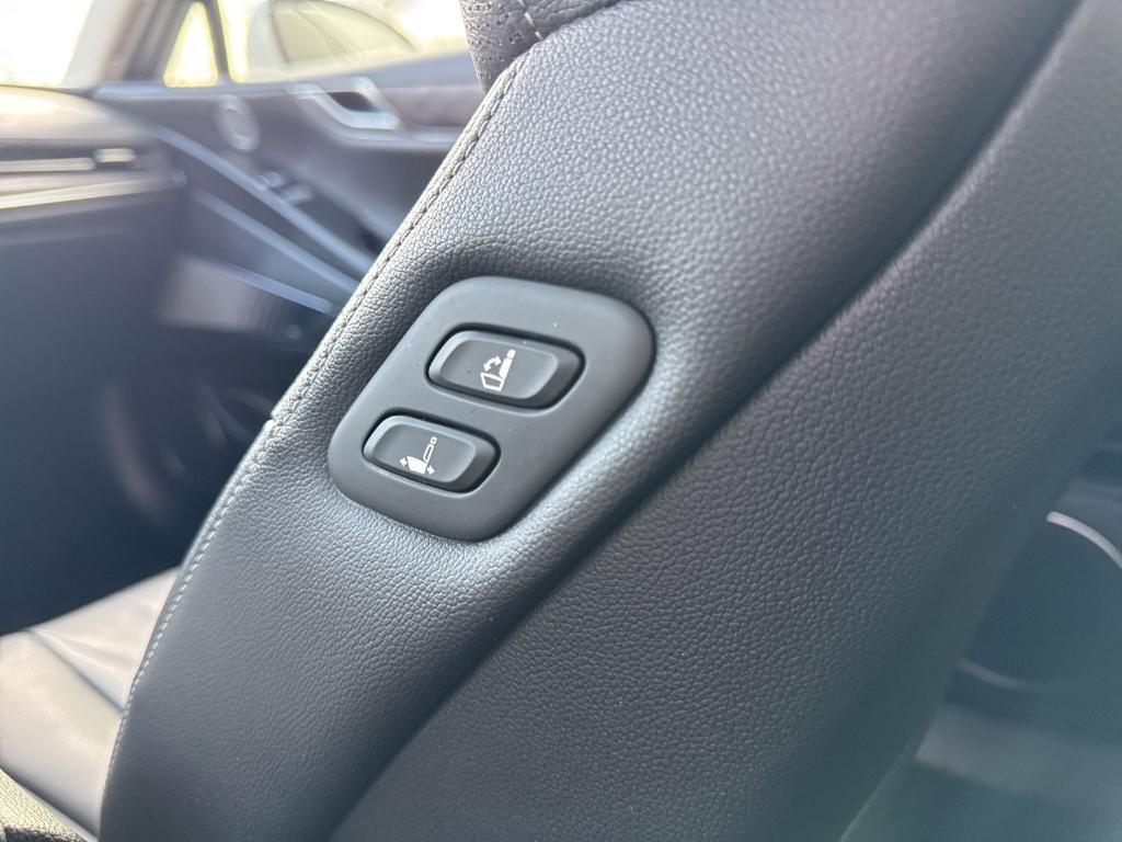 used 2021 Genesis G80 car, priced at $28,900