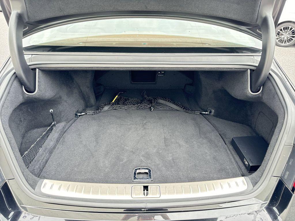 2023 Vik Black Genesis G90