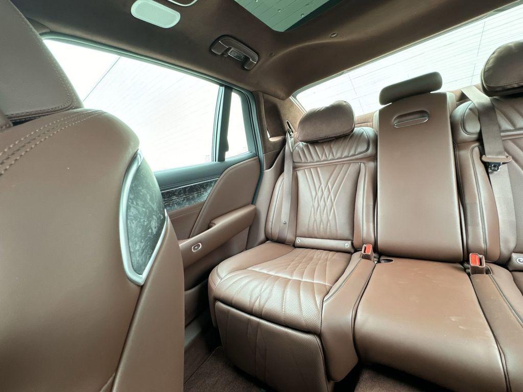 2023 Vik Black Genesis G90
