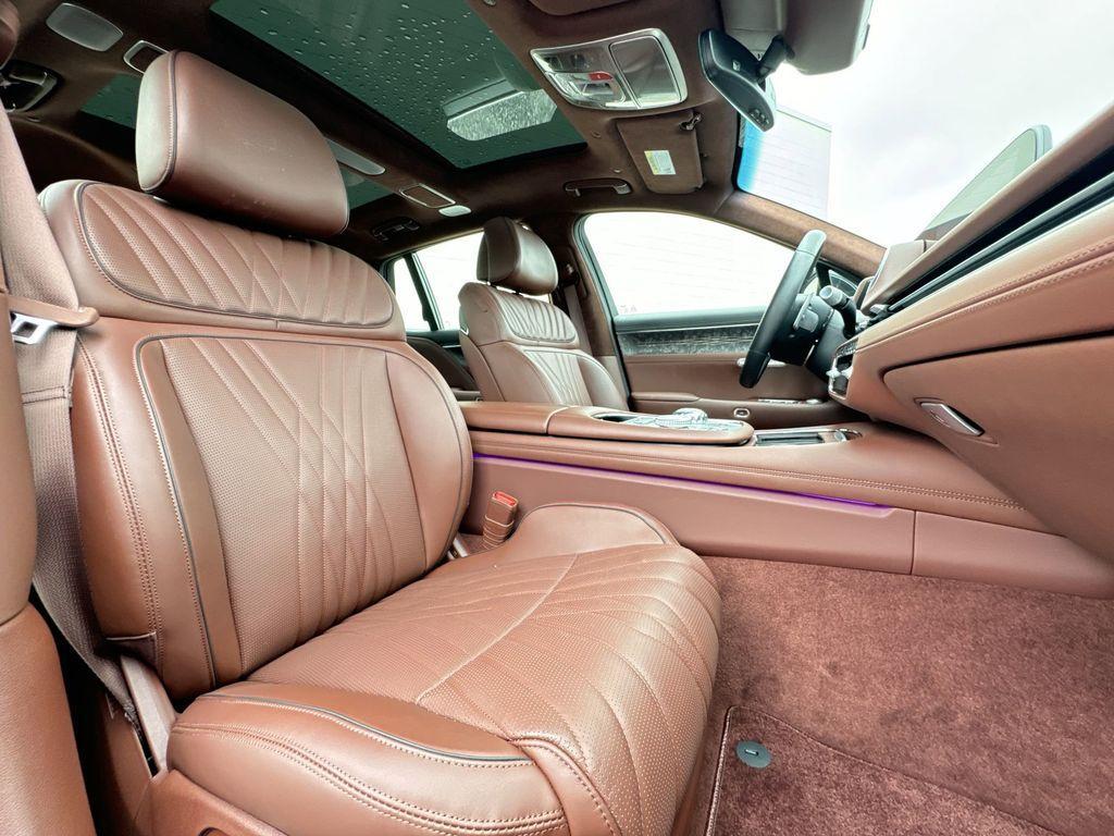 2023 Vik Black Genesis G90