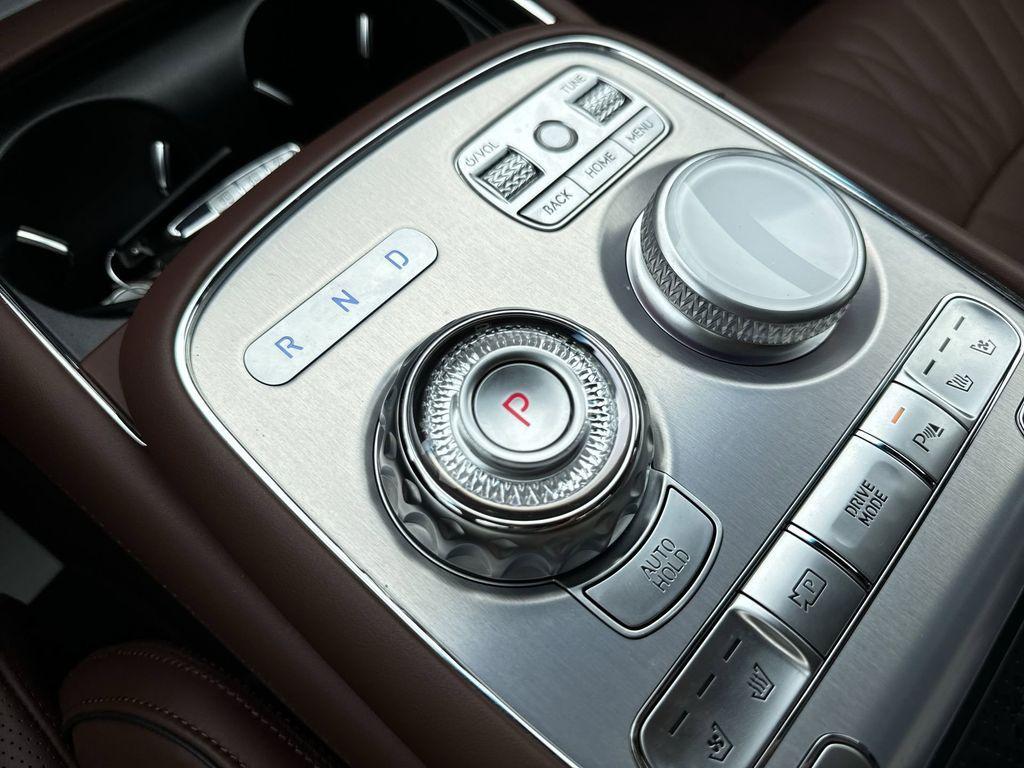 2023 Vik Black Genesis G90