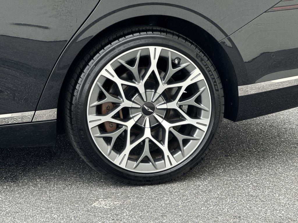2023 Vik Black Genesis G90