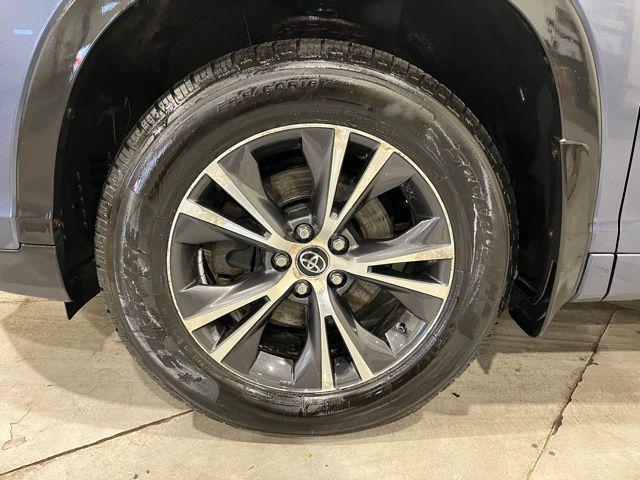 used 2018 Toyota Highlander car, priced at $16,200