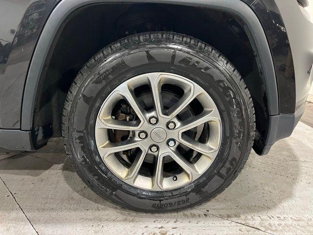 used 2015 Jeep Grand Cherokee car, priced at $9,000