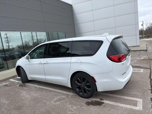 used 2018 Chrysler Pacifica car, priced at $16,776