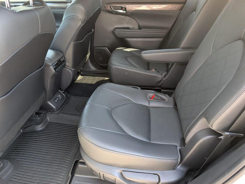 used 2020 Toyota Highlander car, priced at $28,998