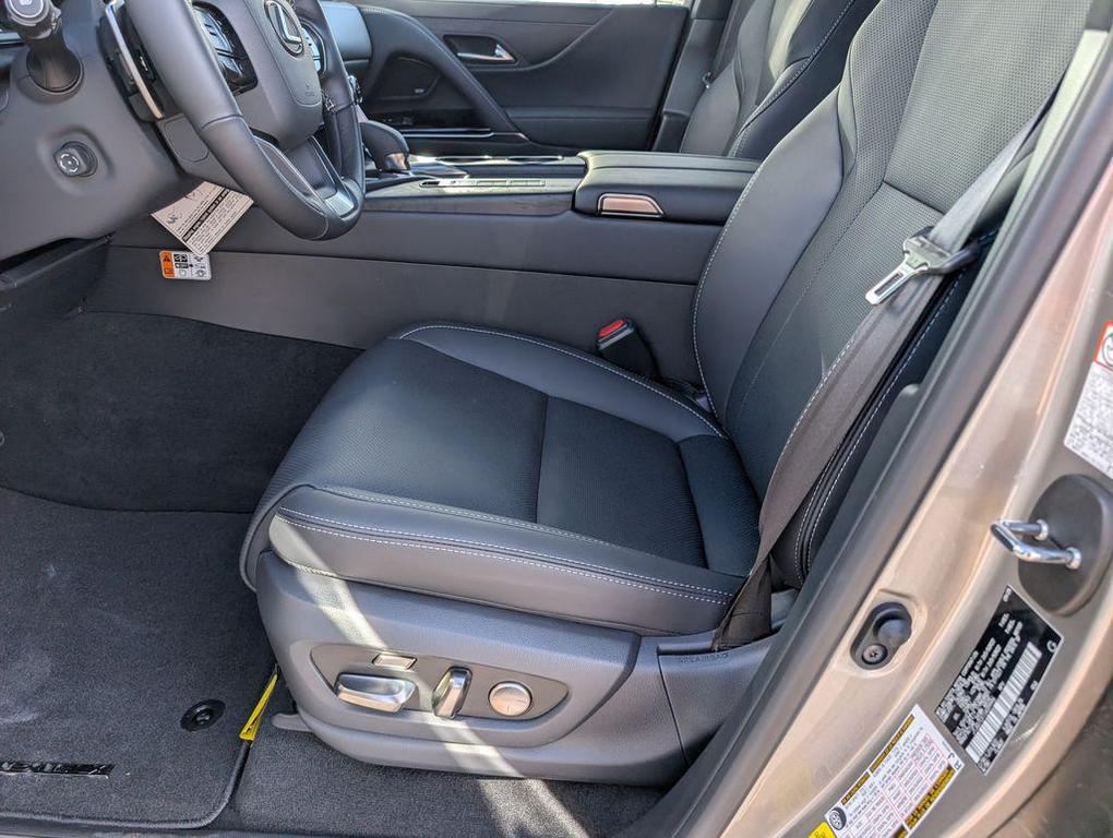 new 2025 Lexus LX 700h car, priced at $122,154