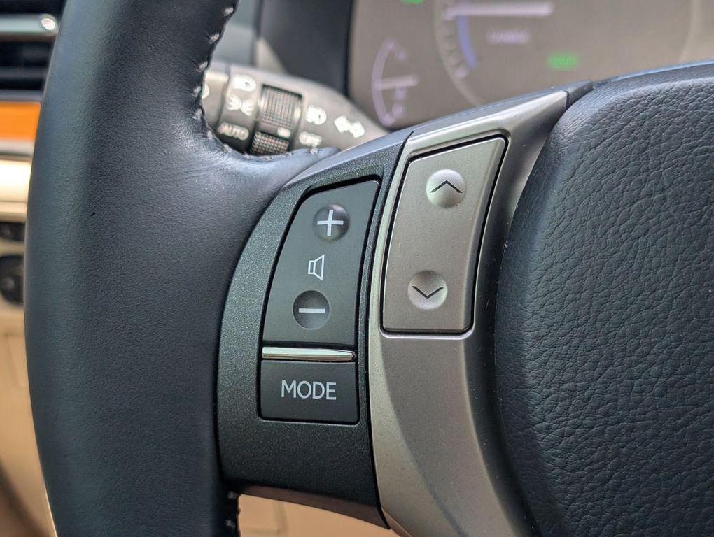 used 2013 Lexus ES 300h car, priced at $12,797