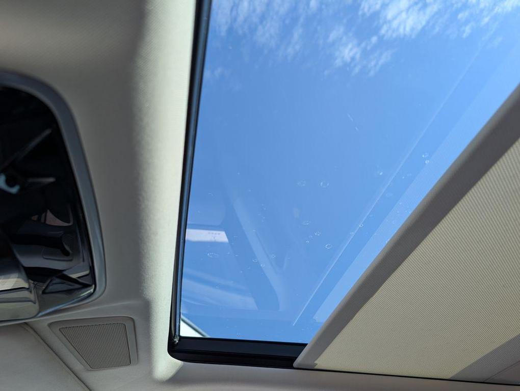 used 2021 Land Rover Range Rover car, priced at $37,978