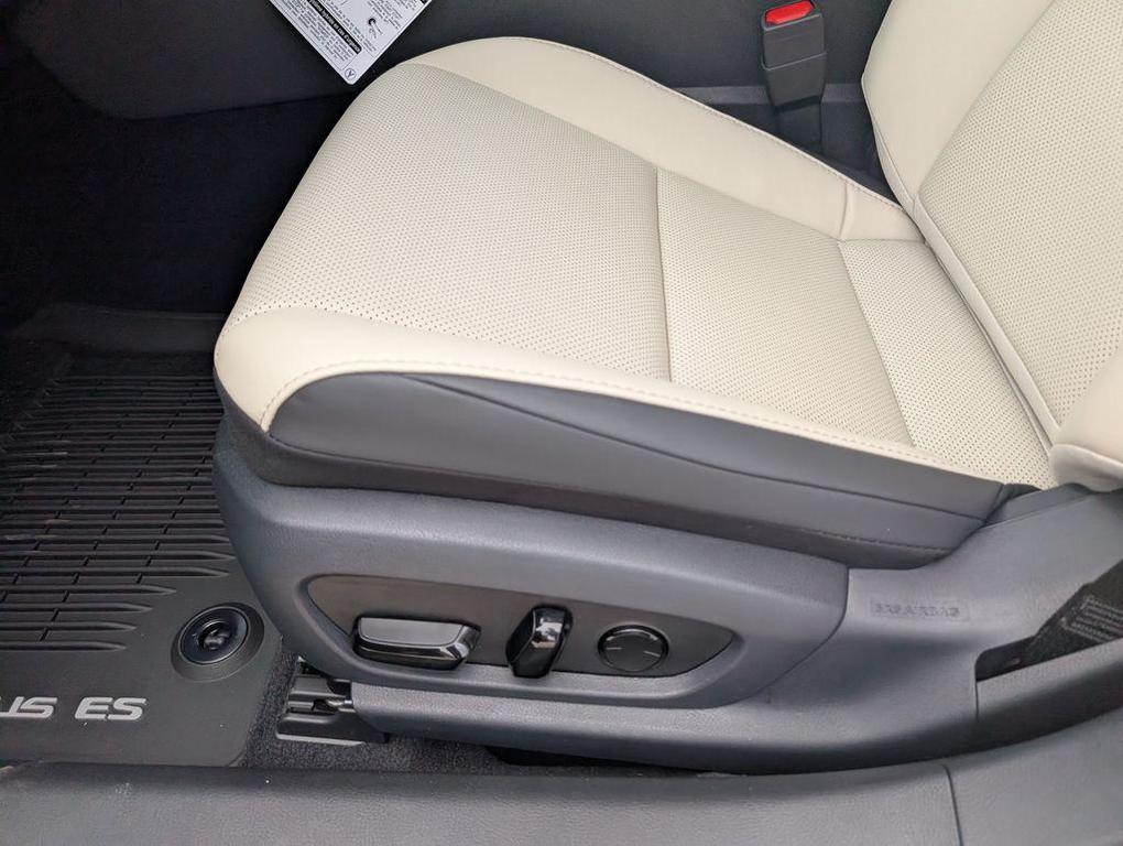 new 2025 Lexus ES 350 car, priced at $47,980