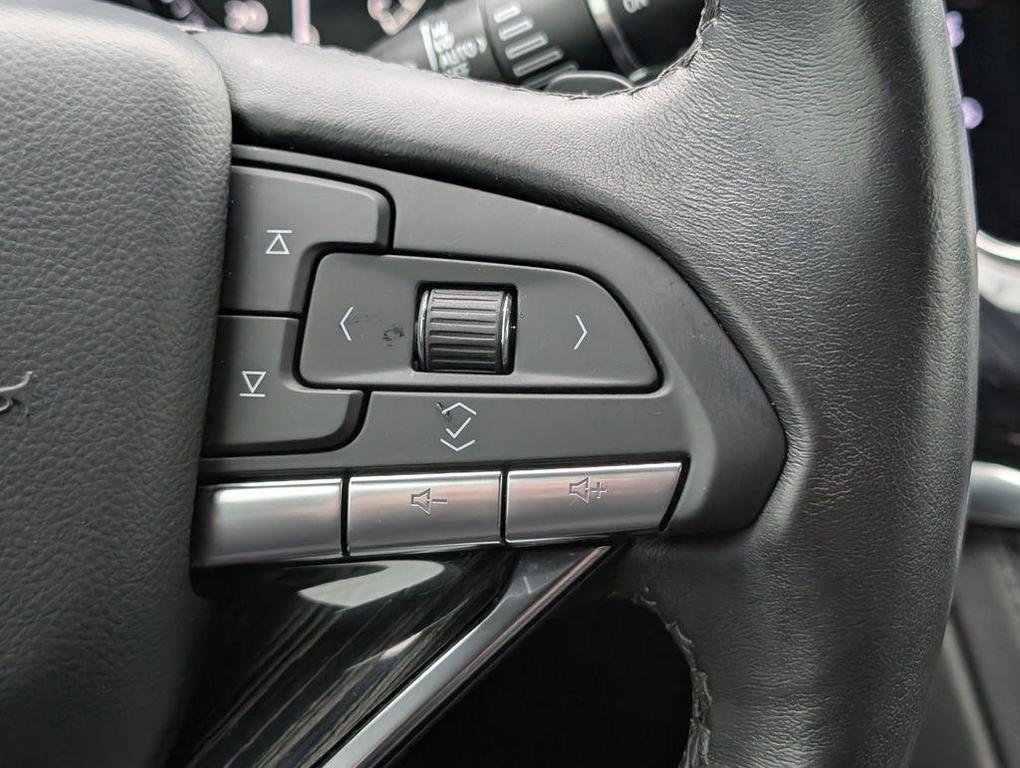 used 2023 Cadillac XT6 car, priced at $34,316