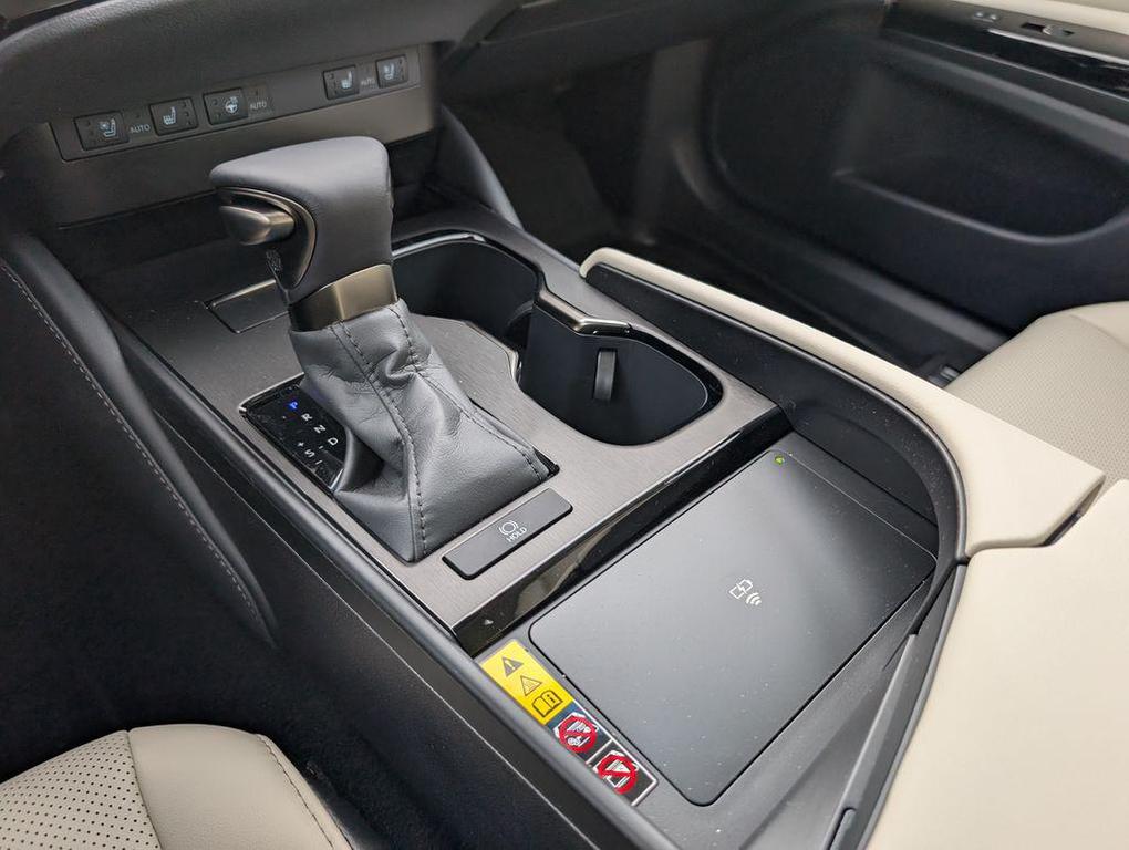 new 2025 Lexus ES 350 car, priced at $48,555