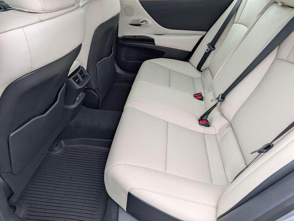 new 2025 Lexus ES 350 car, priced at $48,555