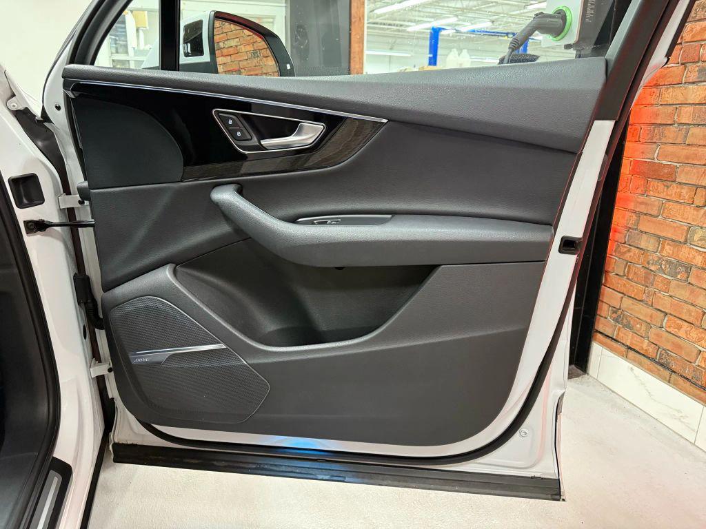 used 2018 Audi Q7 car, priced at $24,900