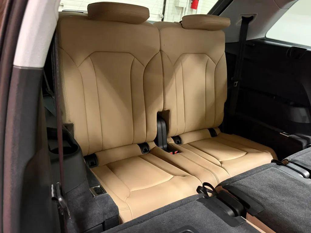 used 2023 Audi Q7 car