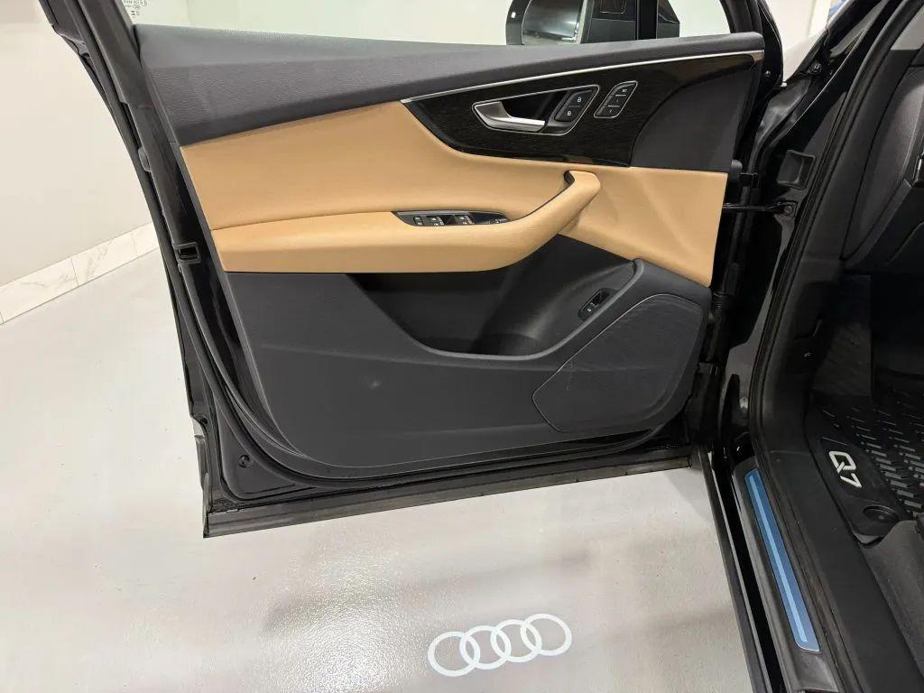 used 2023 Audi Q7 car
