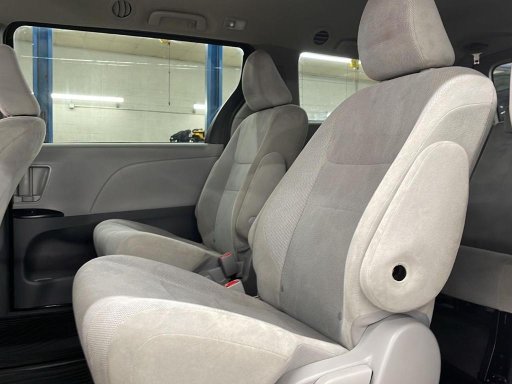 2020 Midnight Black Metallic Toyota Sienna