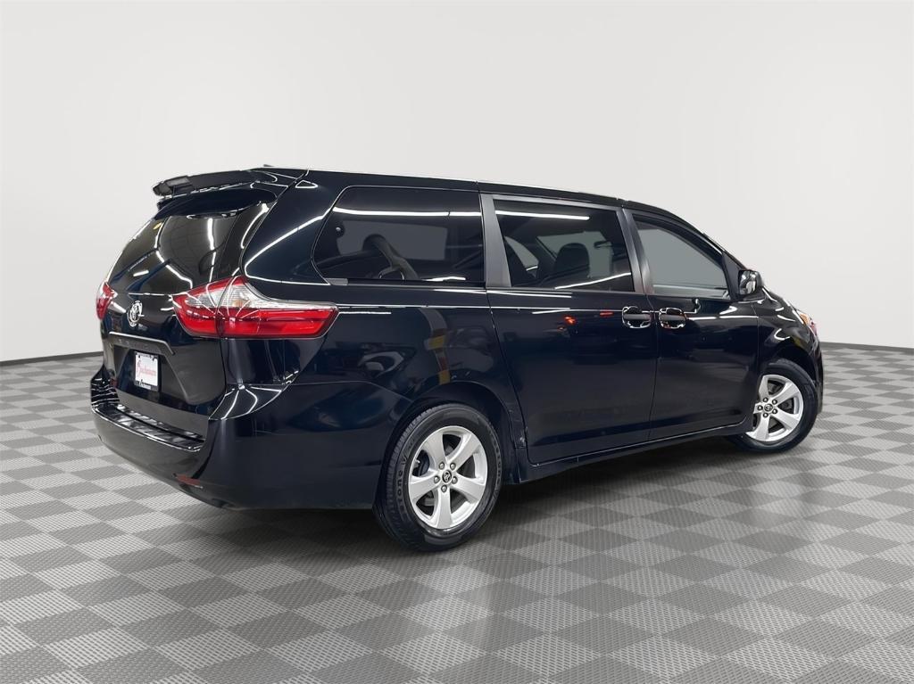 2020 Midnight Black Metallic Toyota Sienna