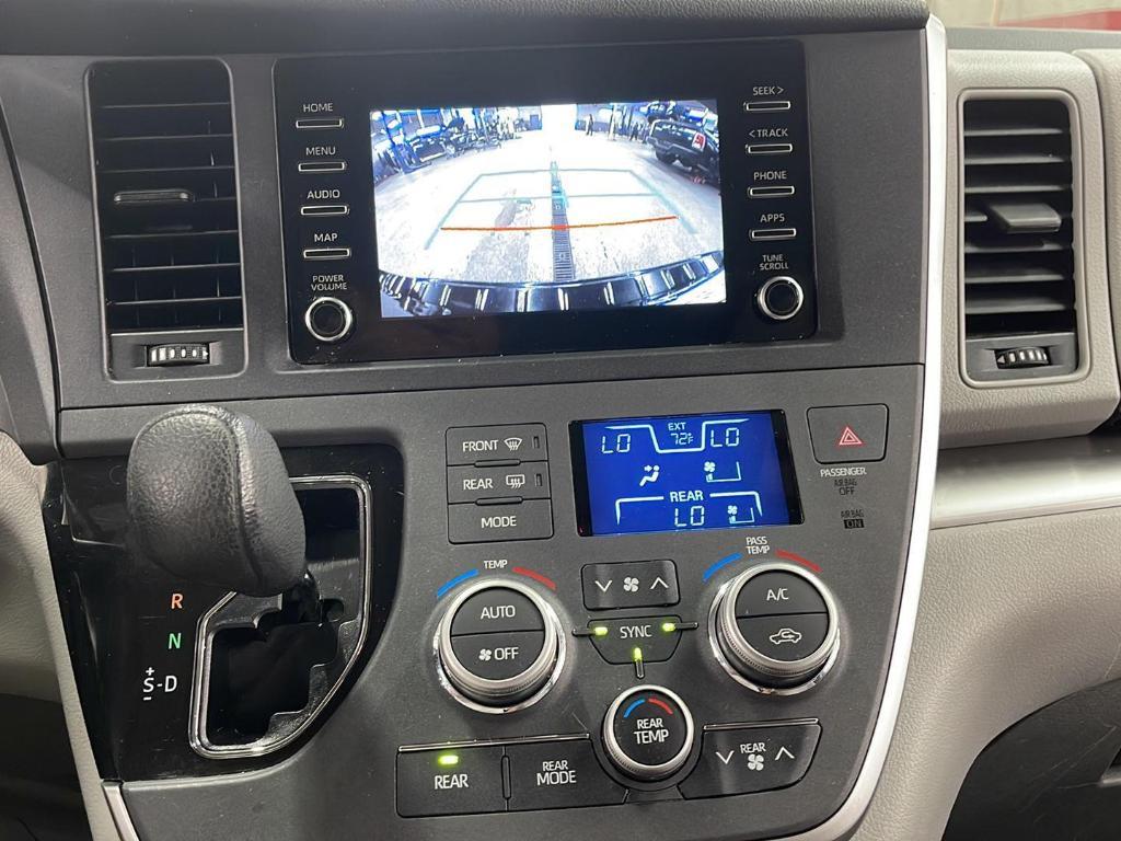 2020 Midnight Black Metallic Toyota Sienna