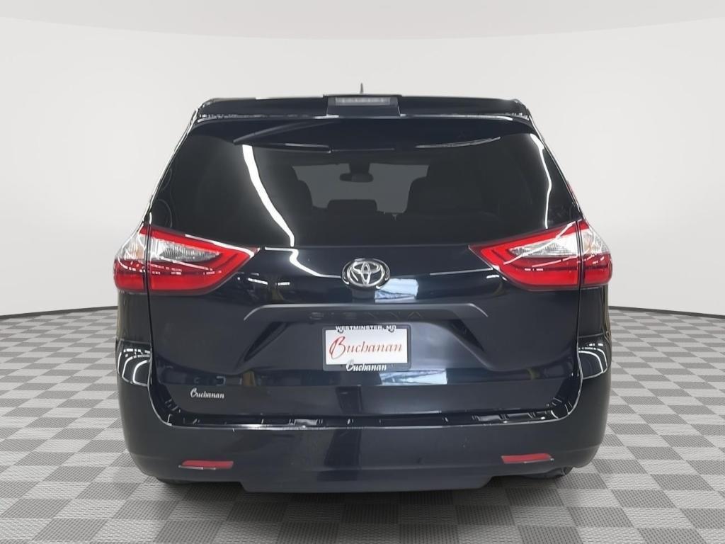 2020 Midnight Black Metallic Toyota Sienna
