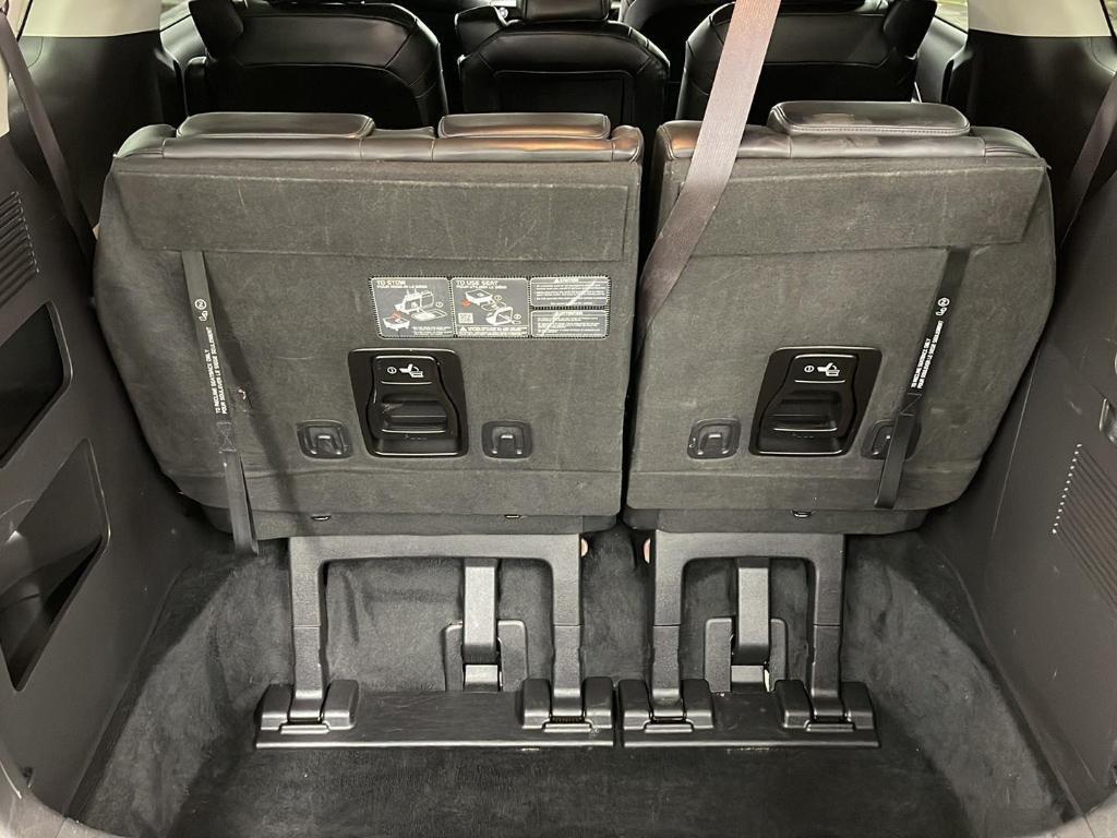 used 2024 Kia Carnival car, priced at $27,000