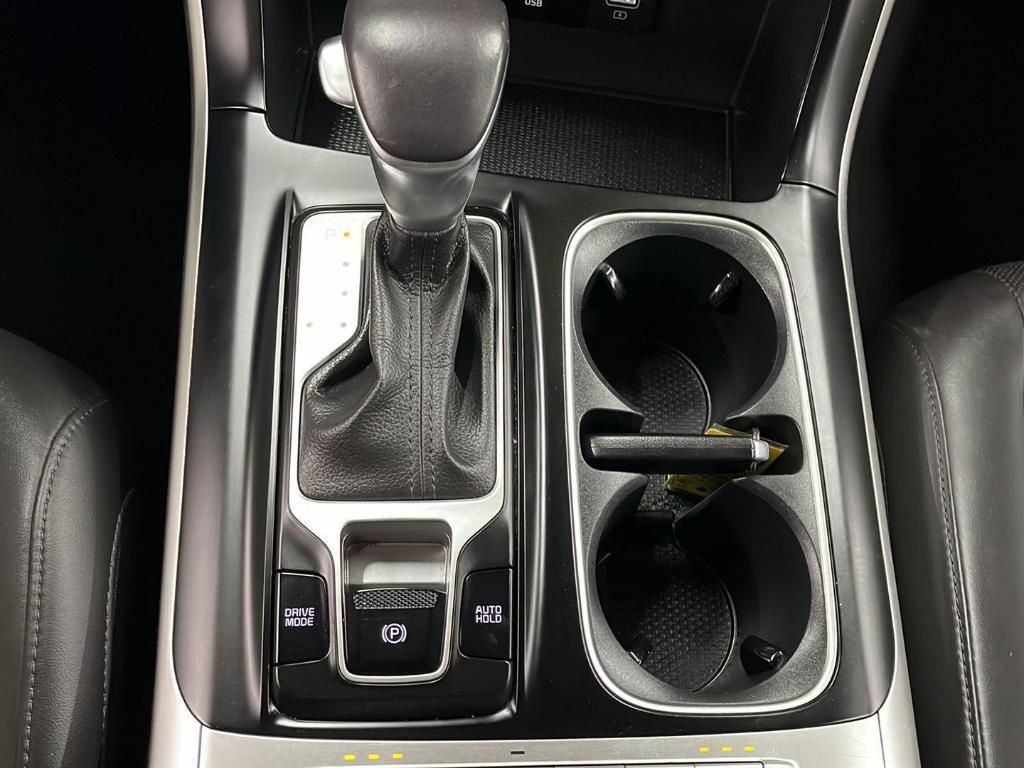 used 2024 Kia Carnival car, priced at $27,000