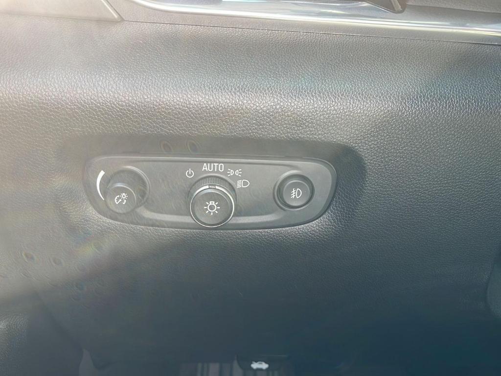 used 2020 Chevrolet Traverse car, priced at $16,500