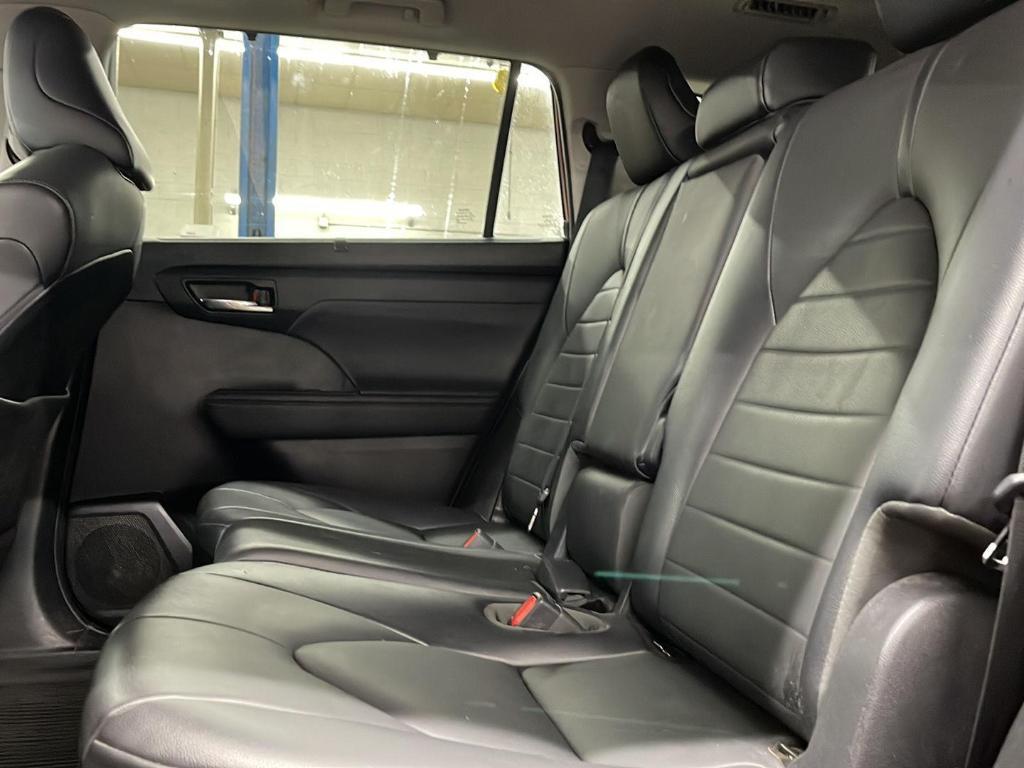 used 2021 Toyota Highlander car, priced at $28,500