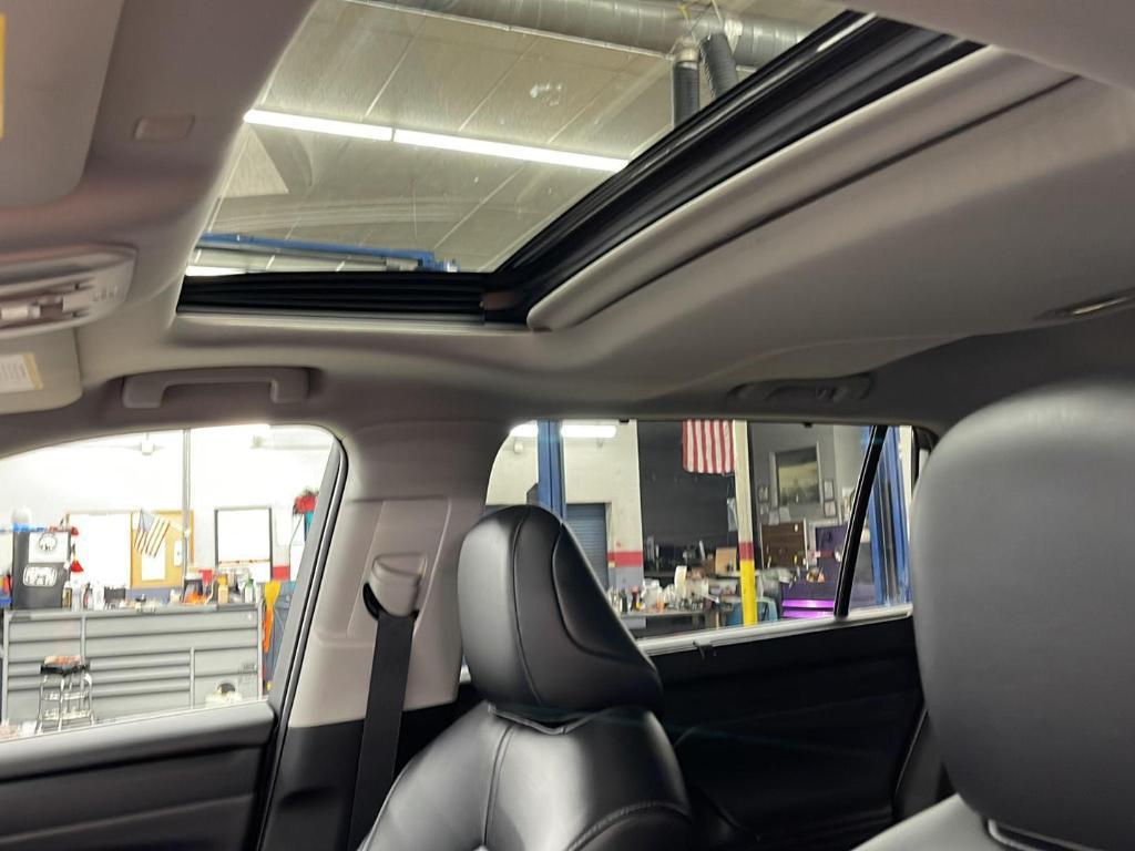 used 2022 Toyota Highlander car, priced at $34,500