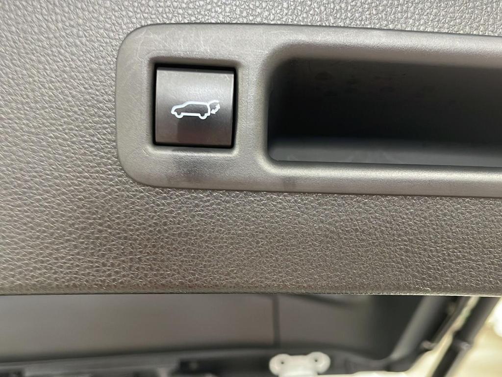 used 2022 Toyota Highlander car, priced at $34,500