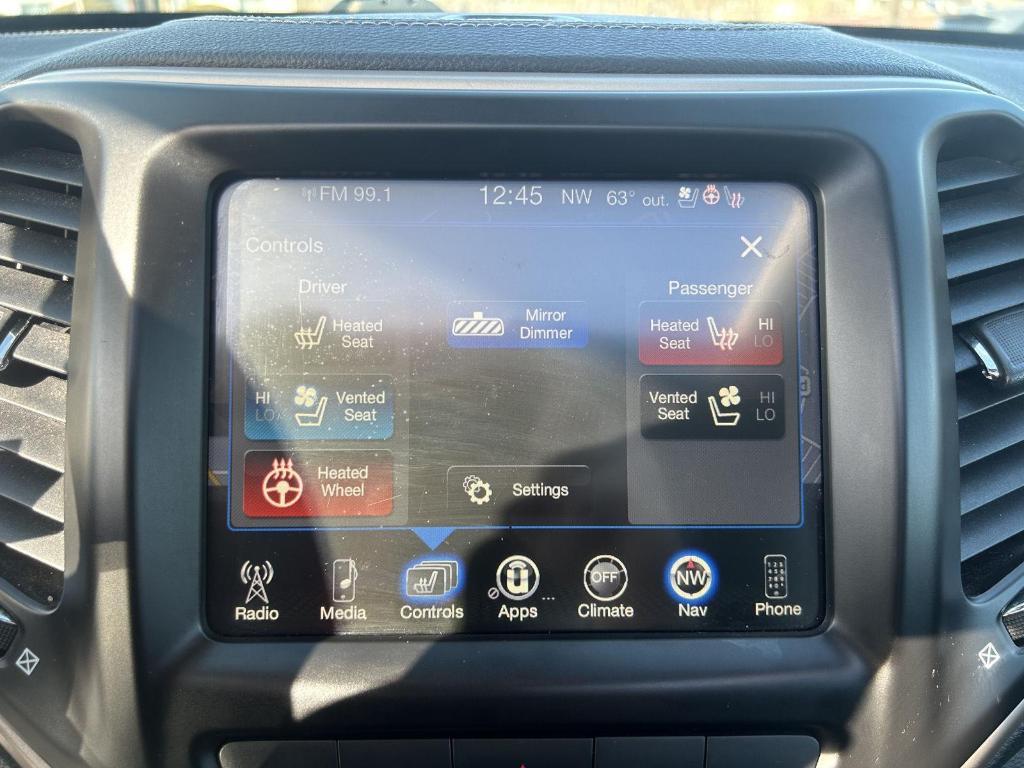 used 2015 Jeep Cherokee car, priced at $9,500