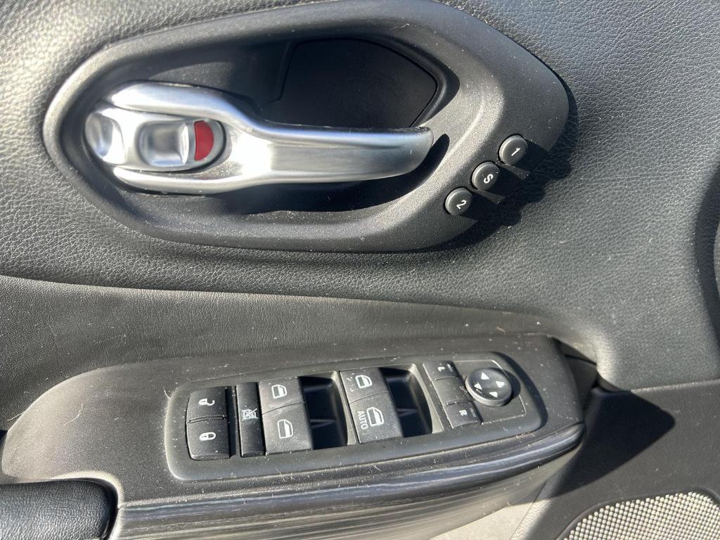 used 2015 Jeep Cherokee car, priced at $9,500