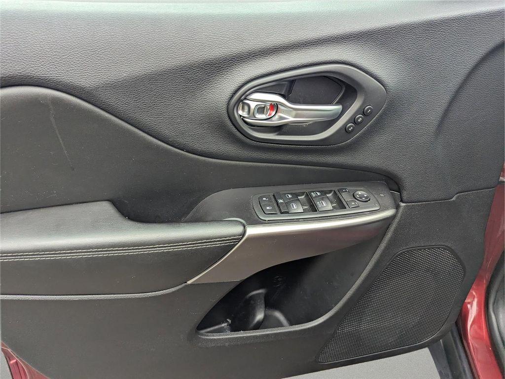 used 2020 Jeep Cherokee car, priced at $15,599