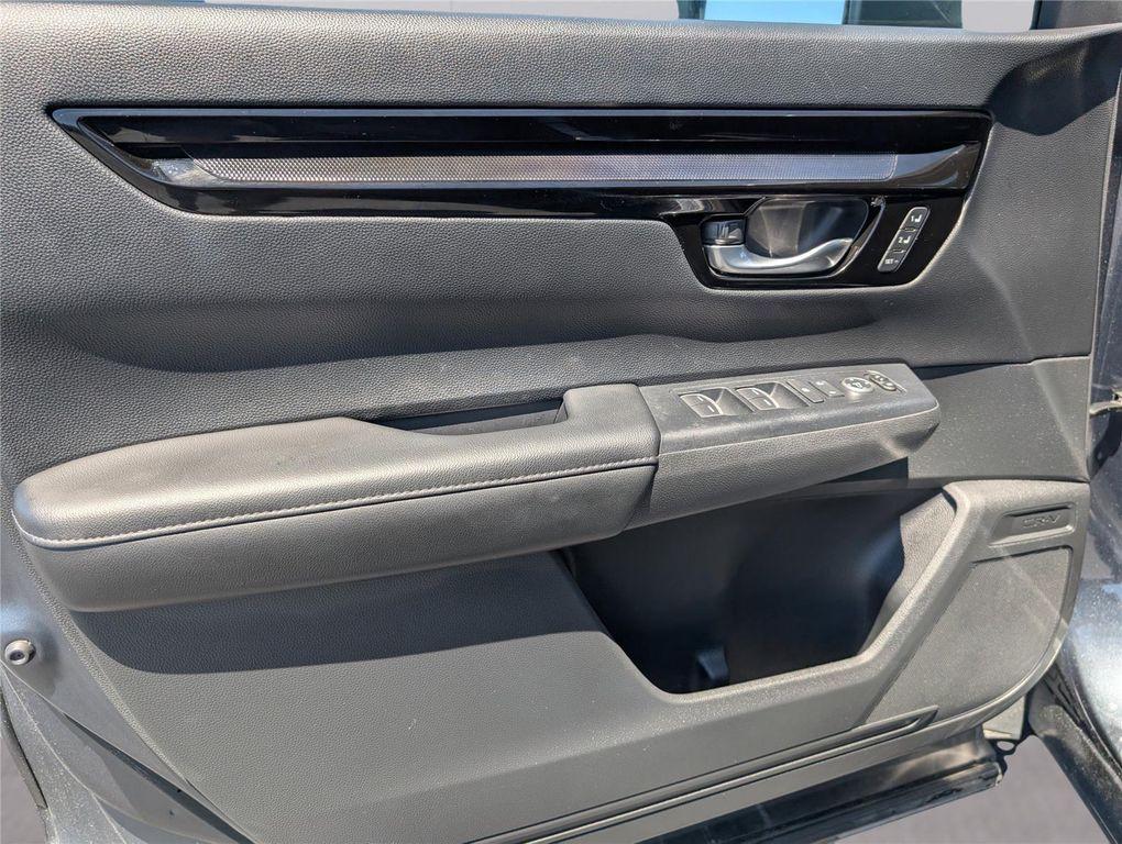 used 2025 Honda CR-V car, priced at $33,999