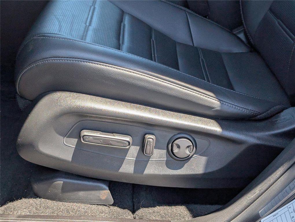 used 2025 Honda CR-V car, priced at $33,999