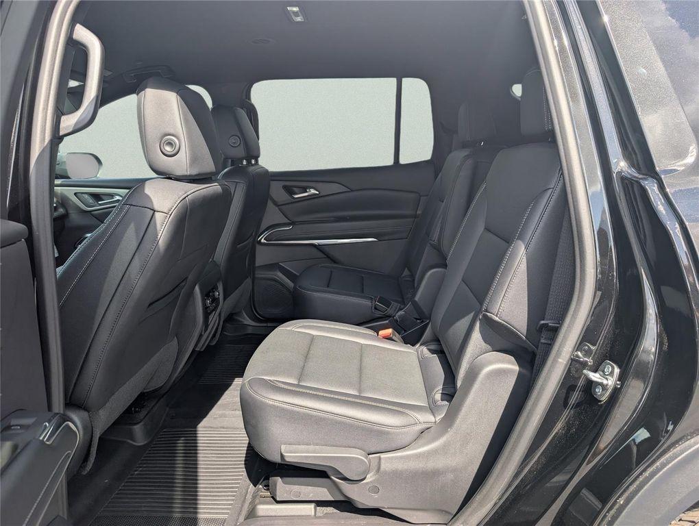 new 2026 Chevrolet Traverse car, priced at $43,388