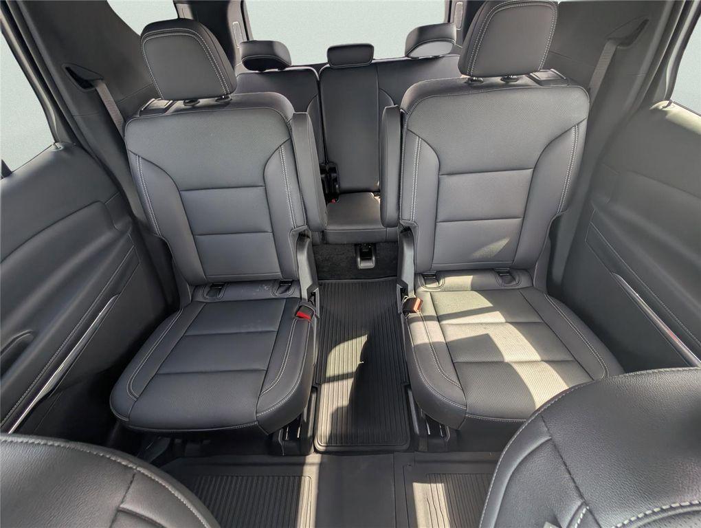 new 2026 Chevrolet Traverse car, priced at $43,388