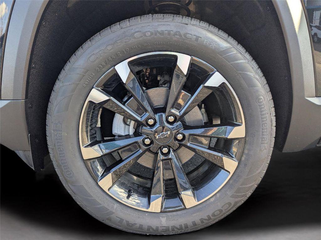 new 2026 Chevrolet Equinox car, priced at $31,311
