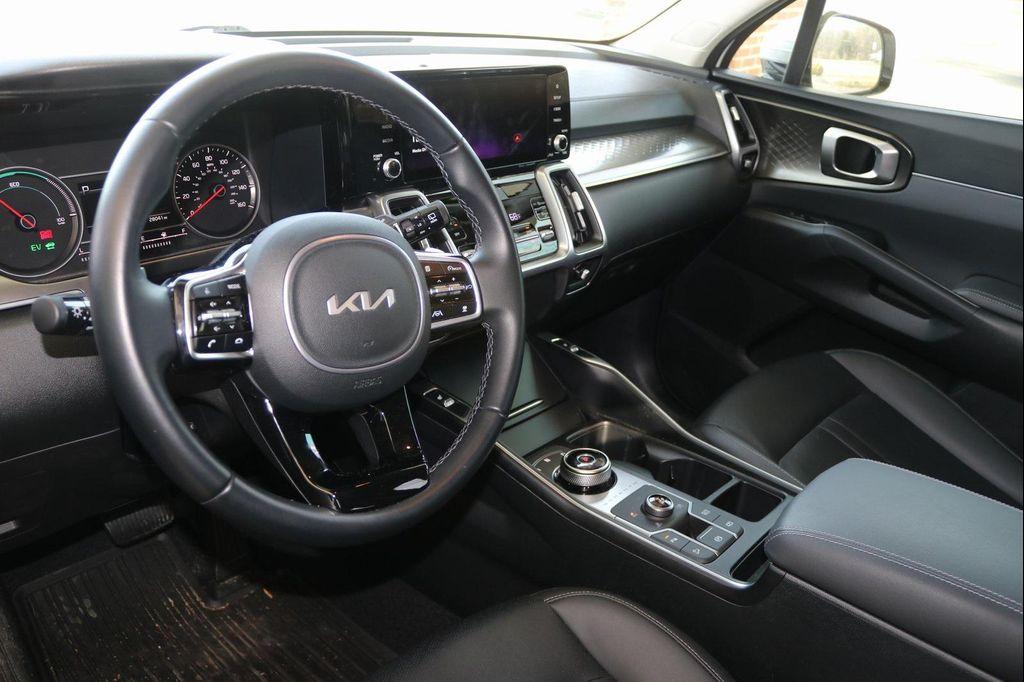 used 2024 Kia Sorento Hybrid car, priced at $30,784
