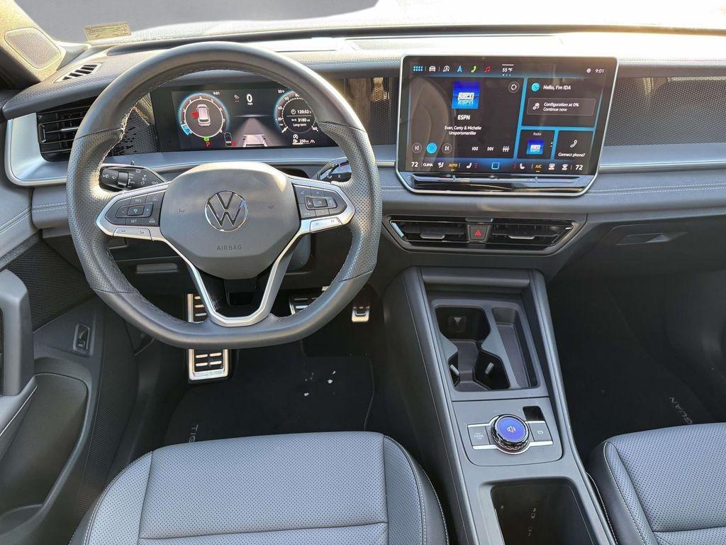 used 2025 Volkswagen Tiguan car, priced at $34,003