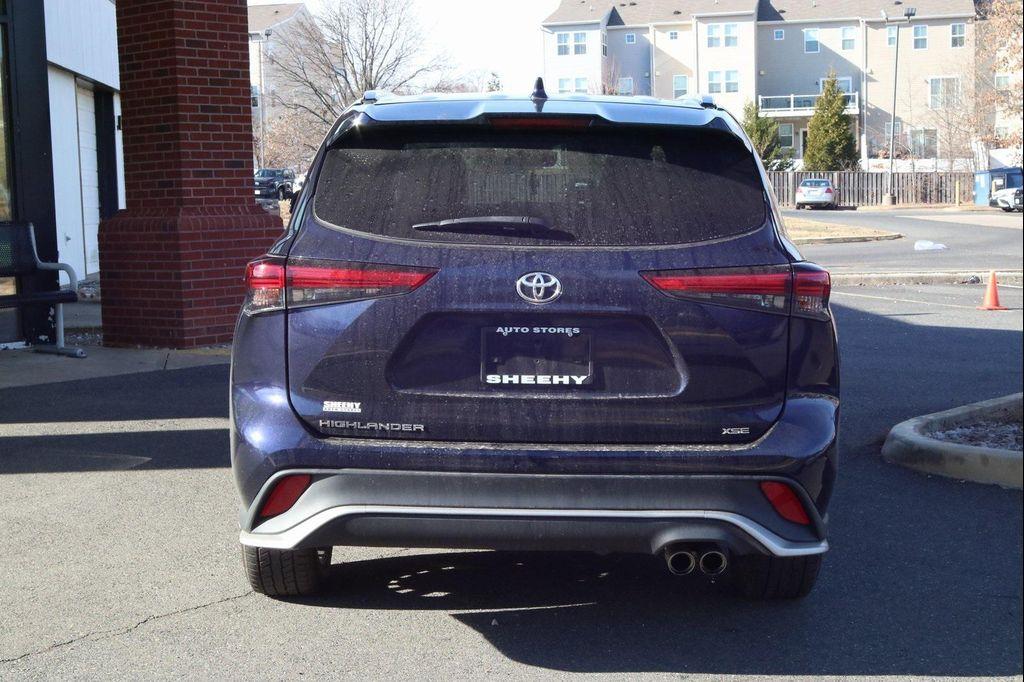 used 2022 Toyota Highlander car, priced at $34,882