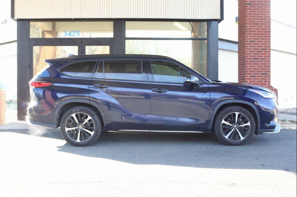 used 2022 Toyota Highlander car, priced at $34,882