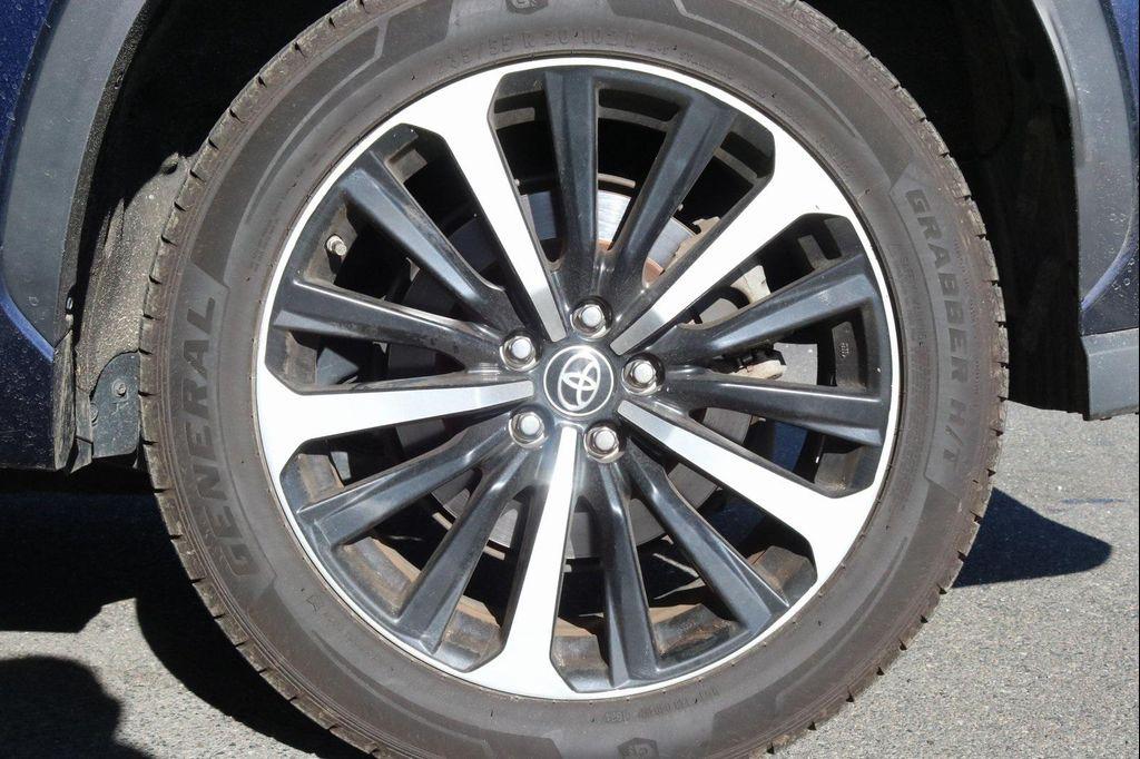 used 2022 Toyota Highlander car, priced at $34,882