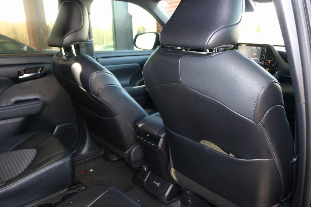 used 2022 Toyota Highlander car, priced at $34,882