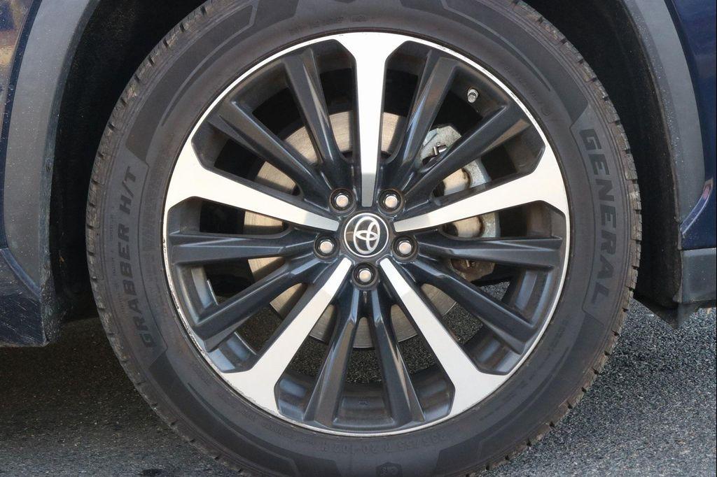 used 2022 Toyota Highlander car, priced at $34,882