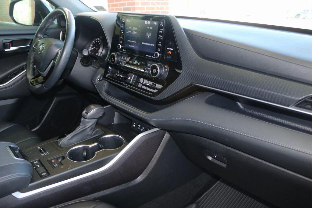 used 2022 Toyota Highlander car, priced at $34,882