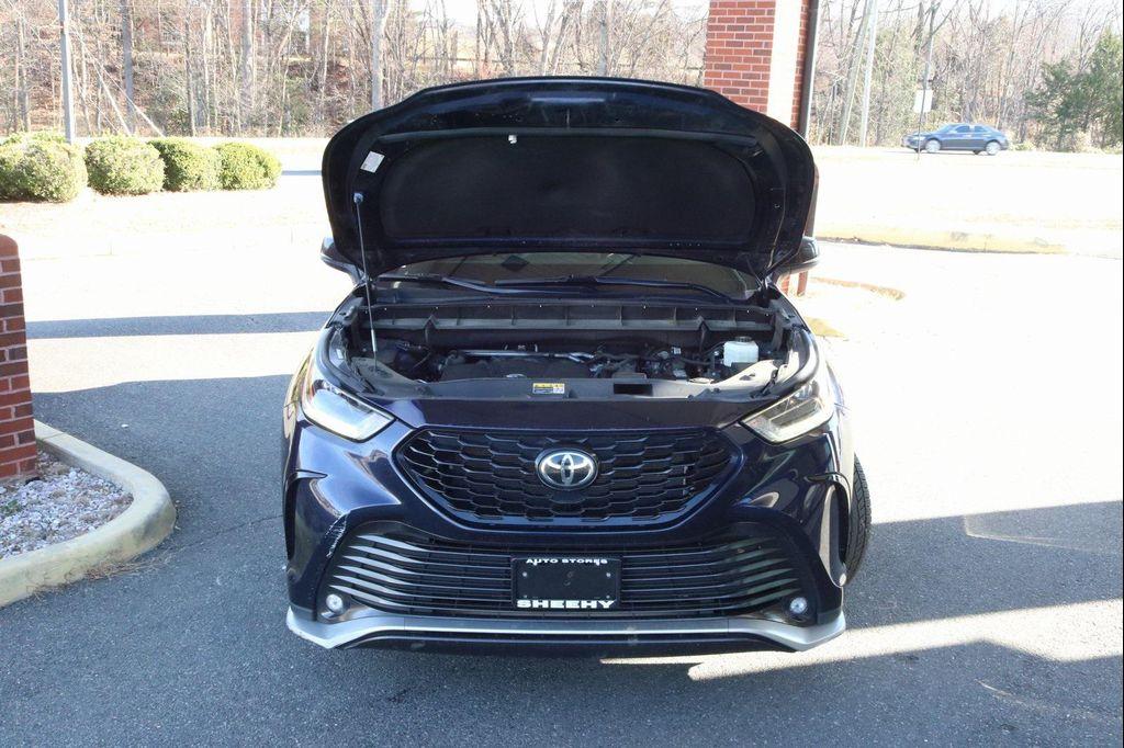 used 2022 Toyota Highlander car, priced at $34,882