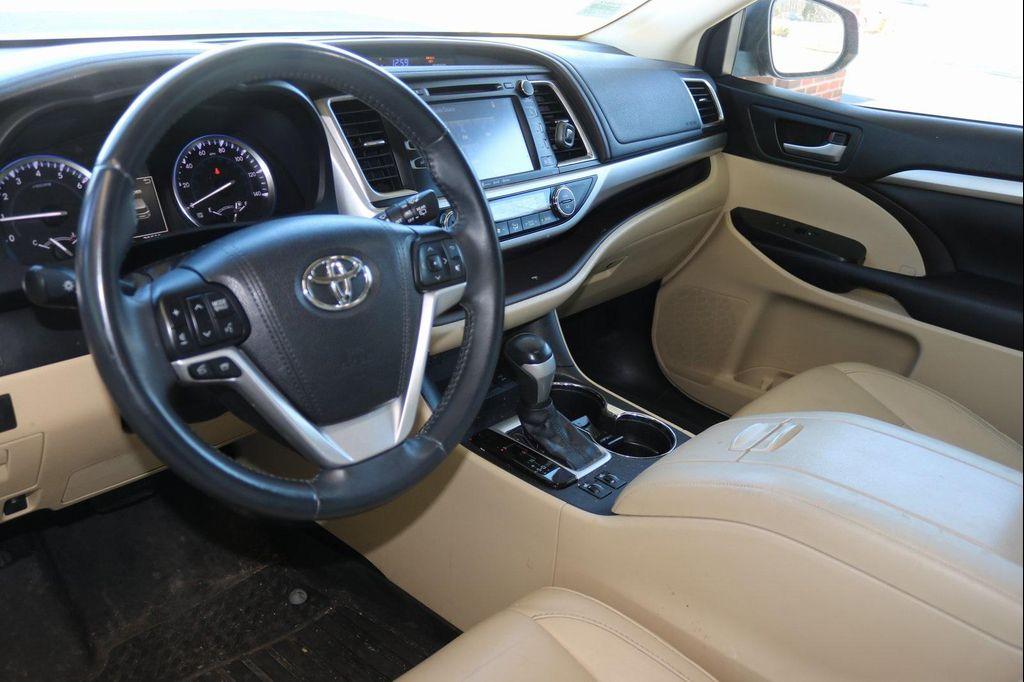 used 2016 Toyota Highlander car, priced at $21,361