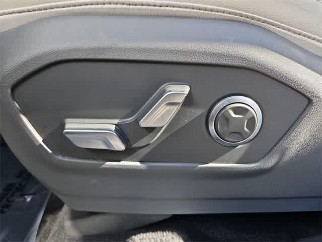 used 2025 Hyundai Santa Fe car, priced at $33,500