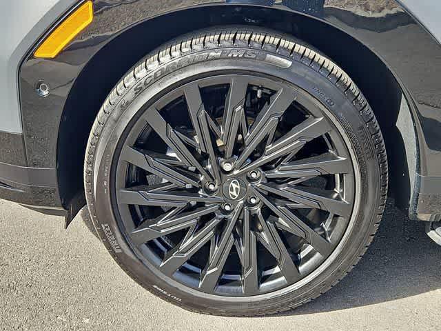 used 2025 Hyundai Santa Fe car, priced at $38,750